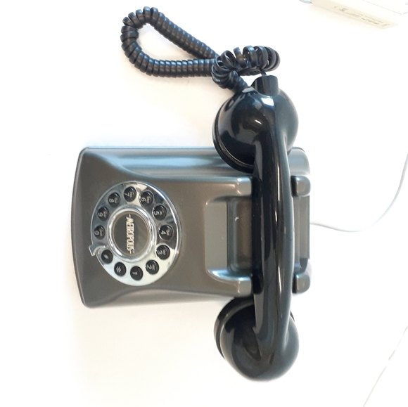 Metropolis Conair Rotary Push Button Style Phone With 2Wire DSL Filter - Picture 4 of 16